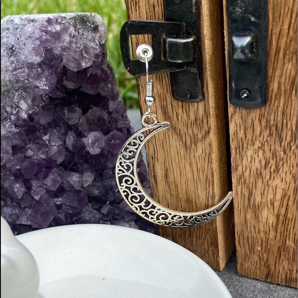 Silver Crescent Moon Earrings